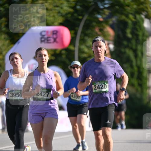 07.09.2025 - BARMER Alsterlauf Dr. Thomas Lammeyer http://msf.ph/oto/8716773 07.09.2025 09:56:07 Laufen 3950, 2427, 4201, 2420 meine-sportfotos.de
