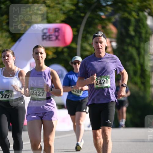 07.09.2025 - BARMER Alsterlauf Dr. Thomas Lammeyer http://msf.ph/oto/8716775 07.09.2025 09:56:07 Laufen 3950, 2427, 4201, 2420 meine-sportfotos.de