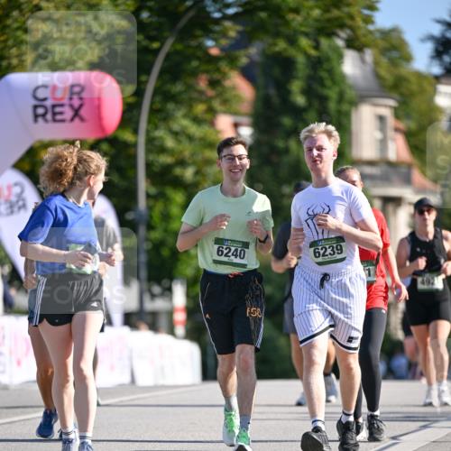 07.09.2025 - BARMER Alsterlauf Dr. Thomas Lammeyer http://msf.ph/oto/8716834 07.09.2025 09:56:21 Laufen 6240, 58, 6239 meine-sportfotos.de