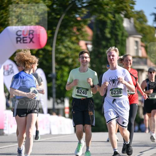 07.09.2025 - BARMER Alsterlauf Dr. Thomas Lammeyer http://msf.ph/oto/8716836 07.09.2025 09:56:21 Laufen 6240, 6239, 5, 492 meine-sportfotos.de