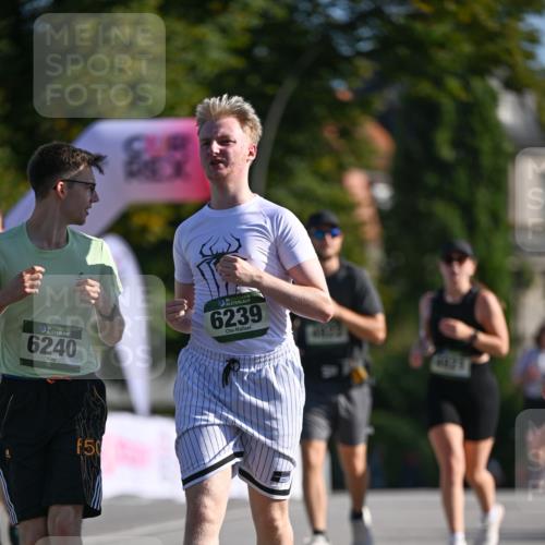 07.09.2025 - BARMER Alsterlauf Dr. Thomas Lammeyer http://msf.ph/oto/8716854 07.09.2025 09:56:24 Laufen 36, 6240, 36, 6239, 150 meine-sportfotos.de