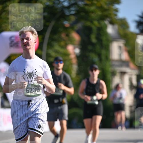 07.09.2025 - BARMER Alsterlauf Dr. Thomas Lammeyer http://msf.ph/oto/8716855 07.09.2025 09:56:25 Laufen 6239 meine-sportfotos.de