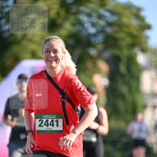 07.09.2025 - BARMER Alsterlauf Dr. Thomas Lammeyer http://msf.ph/oto/8716870 07.09.2025 09:56:27 Laufen 36, 2441 meine-sportfotos.de