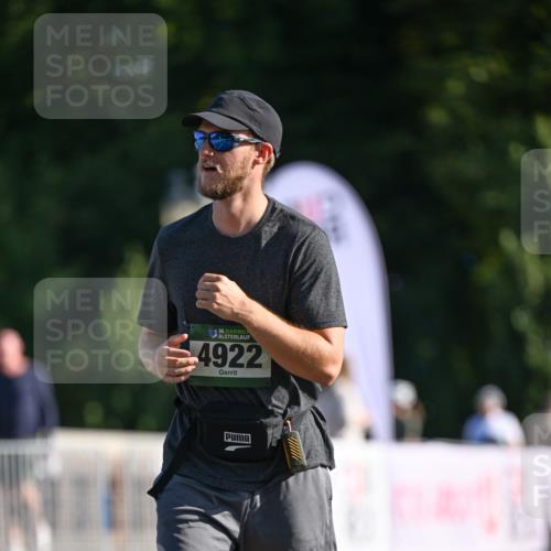 07.09.2025 - BARMER Alsterlauf Dr. Thomas Lammeyer http://msf.ph/oto/8716890 07.09.2025 09:56:30 Laufen 36, 4922 meine-sportfotos.de