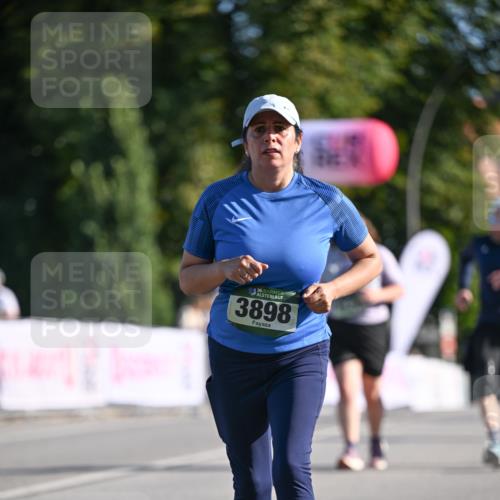07.09.2025 - BARMER Alsterlauf Dr. Thomas Lammeyer http://msf.ph/oto/8716894 07.09.2025 09:56:37 Laufen 136, 3898 meine-sportfotos.de
