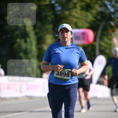 07.09.2025 - BARMER Alsterlauf Dr. Thomas Lammeyer http://msf.ph/oto/8716896 07.09.2025 09:56:37 Laufen 3898 meine-sportfotos.de