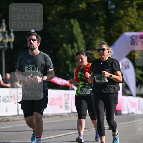 07.09.2025 - BARMER Alsterlauf Dr. Thomas Lammeyer http://msf.ph/oto/8717018 07.09.2025 09:57:01 Laufen 3280, 2510, 2001, 4804 meine-sportfotos.de