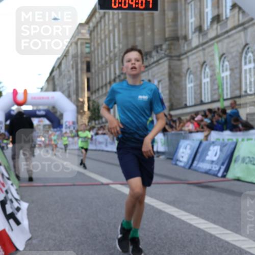 07.09.2025 - BARMER Alsterlauf Strokosch-Dieckow http://msf.ph/oto/8717065 07.09.2025 10:50:48 Ziel 270, 279, 283, 310, 313, 408, 438, 444, 450 meine-sportfotos.de