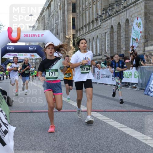 07.09.2025 - BARMER Alsterlauf Strokosch-Dieckow http://msf.ph/oto/8717114 07.09.2025 10:51:09 Ziel 162, 163, 171, 193, 216, 251, 295, 320, 336, 449, 8071, 8073, 8194, 8233, 8381 meine-sportfotos.de