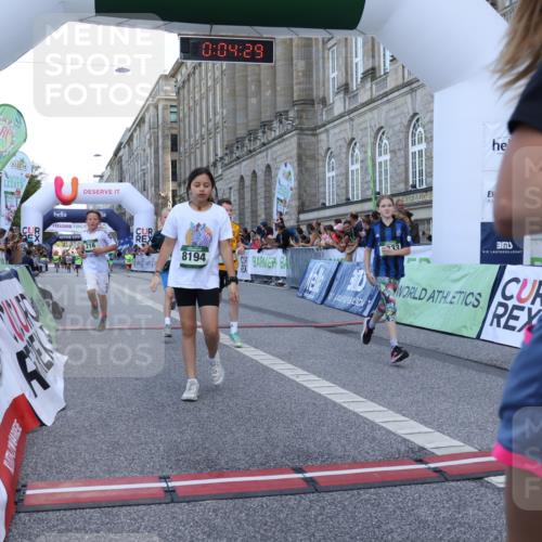 07.09.2025 - BARMER Alsterlauf Strokosch-Dieckow http://msf.ph/oto/8717118 07.09.2025 10:51:10 Ziel 162, 163, 171, 193, 216, 251, 295, 318, 320, 336, 431, 449, 8194, 8233 meine-sportfotos.de