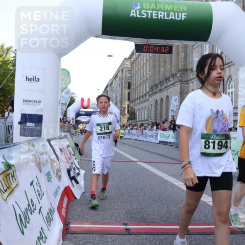 07.09.2025 - BARMER Alsterlauf Strokosch-Dieckow http://msf.ph/oto/8717124 07.09.2025 10:51:13 Ziel 162, 163, 171, 216, 318, 320, 335, 336, 431, 449, 8194, 8233 meine-sportfotos.de
