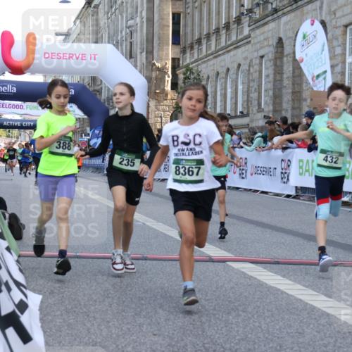 07.09.2025 - BARMER Alsterlauf Strokosch-Dieckow http://msf.ph/oto/8717138 07.09.2025 10:51:21 Ziel 189, 211, 261, 303, 309, 318, 319, 327, 335, 336, 388, 399, 420, 430, 431, 432, 449, 8367 meine-sportfotos.de