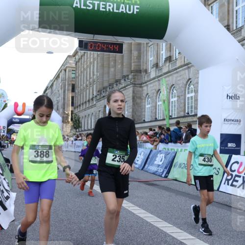 07.09.2025 - BARMER Alsterlauf Strokosch-Dieckow http://msf.ph/oto/8717147 07.09.2025 10:51:25 Ziel 189, 211, 261, 303, 309, 314, 319, 327, 380, 388, 391, 399, 420, 427, 430, 432, 433, 8122, 8188, 8189, 8209, 8367 meine-sportfotos.de