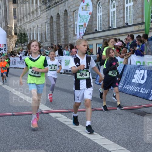 07.09.2025 - BARMER Alsterlauf Strokosch-Dieckow http://msf.ph/oto/8717218 07.09.2025 10:52:03 Ziel 153, 164, 186, 191, 204, 207, 209, 220, 227, 232, 265, 297, 307, 312, 315, 350, 369, 389, 403, 406, 415, 424, 455, 8085 meine-sportfotos.de
