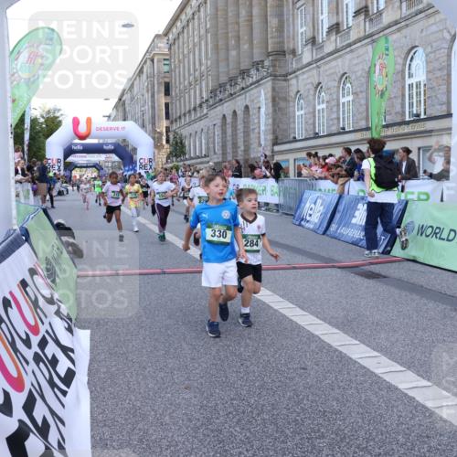 07.09.2025 - BARMER Alsterlauf Strokosch-Dieckow http://msf.ph/oto/8717266 07.09.2025 10:52:27 Ziel 154, 155, 168, 175, 212, 221, 237, 284, 329, 330, 360, 382, 385, 398, 8280, 8298, 8451, 8487 meine-sportfotos.de