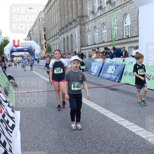 07.09.2025 - BARMER Alsterlauf Strokosch-Dieckow http://msf.ph/oto/8717281 07.09.2025 10:52:34 Ziel 155, 168, 175, 187, 221, 329, 341, 382, 385, 386, 414, 429, 8124, 8280, 8392, 8451, 8487 meine-sportfotos.de