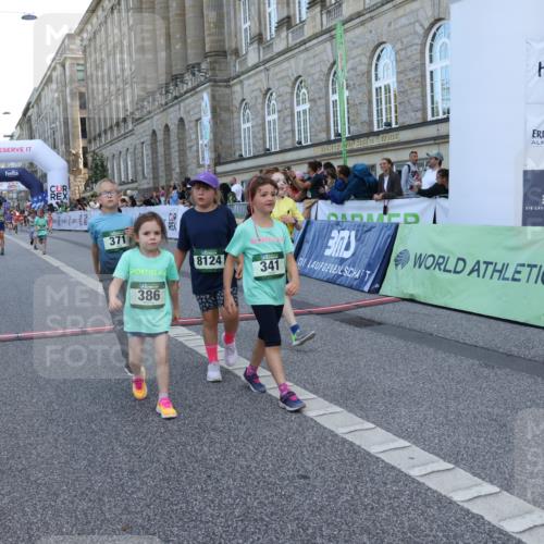07.09.2025 - BARMER Alsterlauf Strokosch-Dieckow http://msf.ph/oto/8717298 07.09.2025 10:52:42 Ziel 187, 194, 215, 276, 282, 301, 328, 341, 357, 371, 386, 414, 429, 8124 meine-sportfotos.de