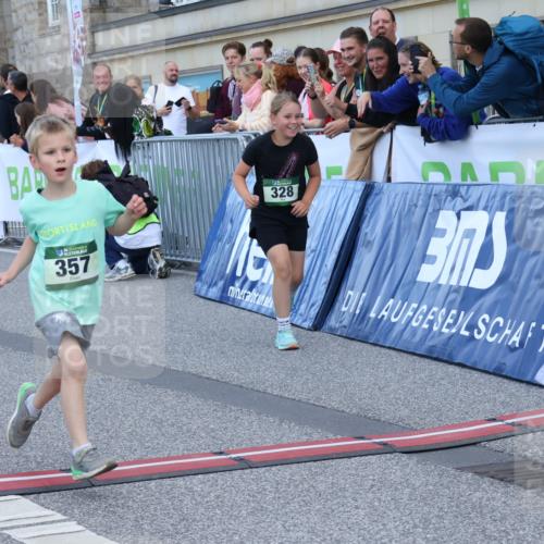 07.09.2025 - BARMER Alsterlauf Strokosch-Dieckow http://msf.ph/oto/8717302 07.09.2025 10:52:46 Ziel 182, 187, 194, 195, 215, 255, 276, 282, 301, 328, 341, 357, 371, 8124 meine-sportfotos.de