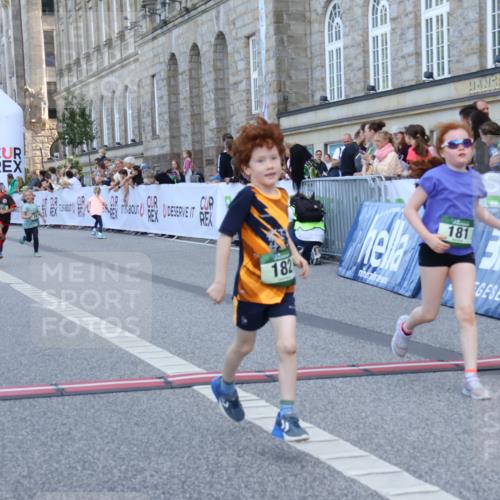 07.09.2025 - BARMER Alsterlauf Strokosch-Dieckow http://msf.ph/oto/8717316 07.09.2025 10:52:53 Ziel 161, 181, 182, 195, 200, 215, 255, 328 meine-sportfotos.de