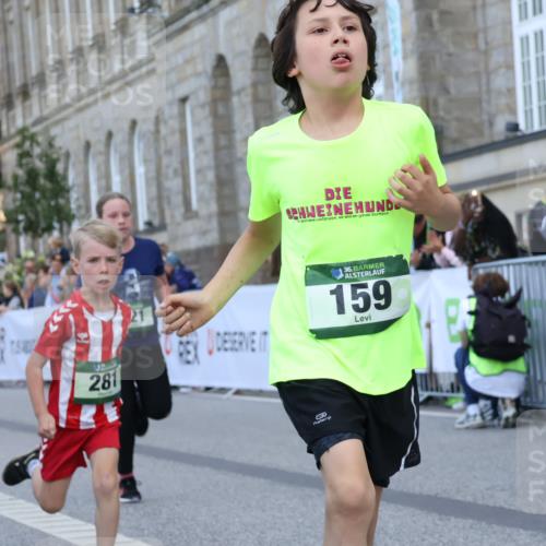 07.09.2025 - BARMER Alsterlauf Strokosch-Dieckow http://msf.ph/oto/8717367 07.09.2025 10:53:16 Ziel 159, 185, 243, 248, 254, 278, 281, 292, 293, 304, 305, 321, 331, 338, 416, 8087 meine-sportfotos.de
