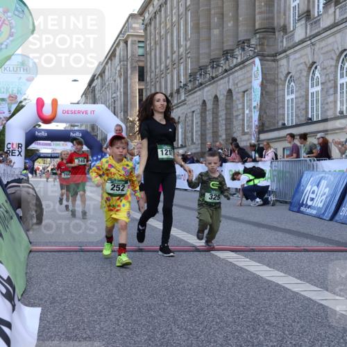 07.09.2025 - BARMER Alsterlauf Strokosch-Dieckow http://msf.ph/oto/8717421 07.09.2025 10:53:44 Ziel 233, 249, 252, 294, 324, 325, 333, 337, 356, 361, 363 meine-sportfotos.de