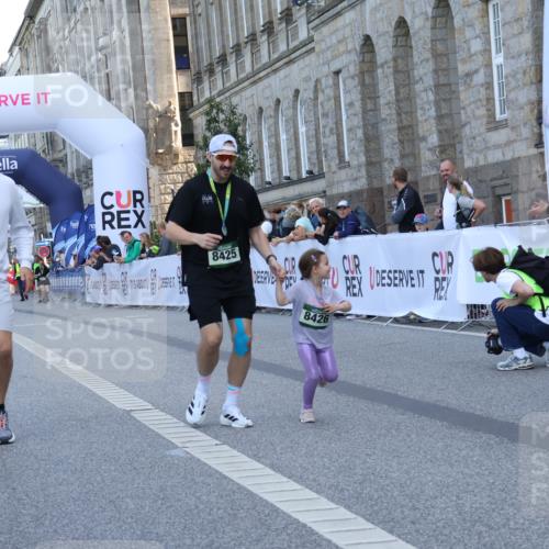 07.09.2025 - BARMER Alsterlauf Strokosch-Dieckow http://msf.ph/oto/8717474 07.09.2025 10:54:46 Ziel 8426 meine-sportfotos.de
