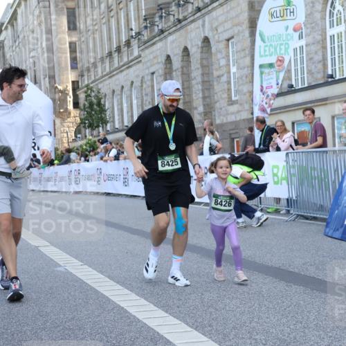 07.09.2025 - BARMER Alsterlauf Strokosch-Dieckow http://msf.ph/oto/8717476 07.09.2025 10:54:48 Ziel 8426 meine-sportfotos.de