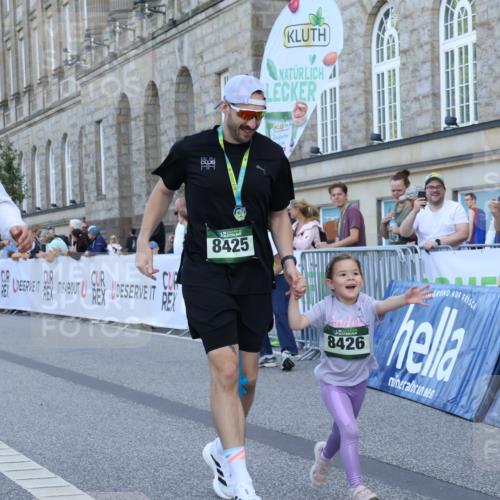 07.09.2025 - BARMER Alsterlauf Strokosch-Dieckow http://msf.ph/oto/8717478 07.09.2025 10:54:49 Ziel 8426 meine-sportfotos.de
