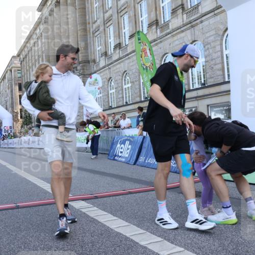 07.09.2025 - BARMER Alsterlauf Strokosch-Dieckow http://msf.ph/oto/8717483 07.09.2025 10:54:51 Ziel 8426 meine-sportfotos.de