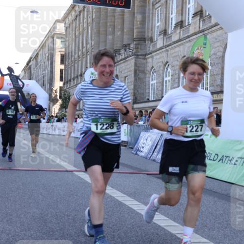 07.09.2025 - BARMER Alsterlauf Strokosch-Dieckow http://msf.ph/oto/8717737 07.09.2025 11:56:56 Ziel  meine-sportfotos.de