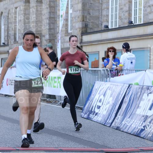 07.09.2025 - BARMER Alsterlauf Strokosch-Dieckow http://msf.ph/oto/8717984 07.09.2025 12:01:32 Ziel  meine-sportfotos.de
