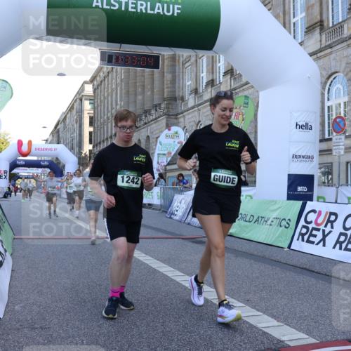 07.09.2025 - BARMER Alsterlauf Strokosch-Dieckow http://msf.ph/oto/8718120 07.09.2025 12:03:00 Ziel  meine-sportfotos.de