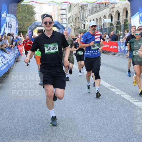 07.09.2025 - BARMER Alsterlauf Strokosch-Dieckow http://msf.ph/oto/8718713 07.09.2025 10:04:27 Ziel 2021, 2169, 2280, 2333, 2436, 2515, 2551, 2643, 2831, 2945, 2975, 3172, 3173, 3245, 3261, 3507, 3624, 3850, 3938, 3954, 4073, 4251, 4648, 4666, 4728, 4730, 4733, 4910, 4929, 5379, 5521, 5559, 5577, 5578, 5998, 6214, 6259, 6265, 6336, 8019, 8027, 8206, 8243, 8444 meine-sportfotos.de