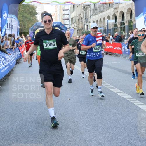 07.09.2025 - BARMER Alsterlauf Strokosch-Dieckow http://msf.ph/oto/8718714 07.09.2025 10:04:27 Ziel 2021, 2169, 2280, 2333, 2436, 2515, 2551, 2643, 2831, 2945, 2975, 3172, 3173, 3245, 3261, 3507, 3624, 3850, 3938, 3954, 4073, 4251, 4648, 4666, 4728, 4730, 4733, 4910, 4929, 5379, 5521, 5559, 5577, 5578, 5998, 6214, 6259, 6265, 6336, 8019, 8027, 8206, 8243, 8444 meine-sportfotos.de