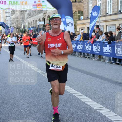 07.09.2025 - BARMER Alsterlauf Strokosch-Dieckow http://msf.ph/oto/8718951 07.09.2025 10:03:38 Ziel 2130, 2271, 2364, 2644, 2652, 2702, 2709, 2956, 3010, 3272, 3288, 3310, 3311, 3352, 3519, 3610, 3719, 3745, 3918, 3946, 4074, 4323, 4333, 4822, 4868, 4905, 5303, 5371, 5479, 5645, 5689, 5753, 5938, 6031, 6123, 6279, 8041, 8306, 8434 meine-sportfotos.de