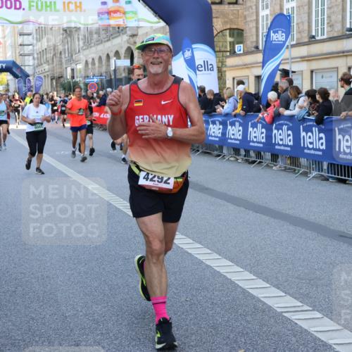 07.09.2025 - BARMER Alsterlauf Strokosch-Dieckow http://msf.ph/oto/8718954 07.09.2025 10:03:38 Ziel 2130, 2271, 2364, 2644, 2652, 2702, 2709, 2956, 3010, 3272, 3288, 3310, 3311, 3352, 3519, 3610, 3719, 3745, 3918, 3946, 4074, 4323, 4333, 4822, 4868, 4905, 5303, 5371, 5479, 5645, 5689, 5753, 5938, 6031, 6123, 6279, 8041, 8306, 8434 meine-sportfotos.de