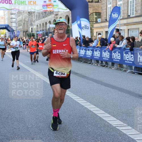 07.09.2025 - BARMER Alsterlauf Strokosch-Dieckow http://msf.ph/oto/8718961 07.09.2025 10:03:38 Ziel 2130, 2271, 2364, 2644, 2652, 2702, 2709, 2956, 3010, 3272, 3288, 3310, 3311, 3352, 3519, 3610, 3719, 3745, 3918, 3946, 4074, 4323, 4333, 4822, 4868, 4905, 5303, 5371, 5479, 5645, 5689, 5753, 5938, 6031, 6123, 6279, 8041, 8306, 8434 meine-sportfotos.de