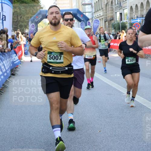 07.09.2025 - BARMER Alsterlauf Strokosch-Dieckow http://msf.ph/oto/8718983 07.09.2025 10:03:34 Ziel 2045, 2130, 2364, 2644, 2652, 2709, 3010, 3272, 3288, 3310, 3311, 3352, 3519, 3610, 3719, 3745, 3832, 3918, 3946, 4074, 4117, 4323, 4333, 4779, 4822, 4868, 4905, 5162, 5225, 5303, 5320, 5371, 5479, 5645, 5689, 5800, 5938, 6002, 6123, 6153, 6279, 8041, 8306 meine-sportfotos.de