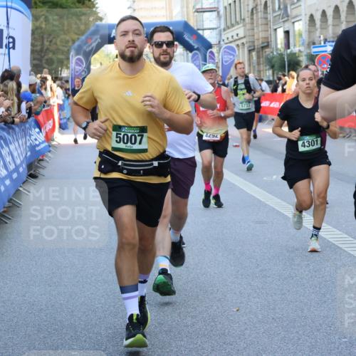 07.09.2025 - BARMER Alsterlauf Strokosch-Dieckow http://msf.ph/oto/8718986 07.09.2025 10:03:33 Ziel 2045, 2046, 2130, 2364, 2370, 2371, 2644, 2652, 3010, 3233, 3272, 3288, 3310, 3311, 3352, 3519, 3610, 3719, 3745, 3832, 3946, 4074, 4117, 4323, 4333, 4779, 4822, 4868, 4905, 5162, 5225, 5303, 5320, 5371, 5479, 5645, 5689, 5800, 5938, 6002, 6123, 6153, 6279, 8041, 8306 meine-sportfotos.de