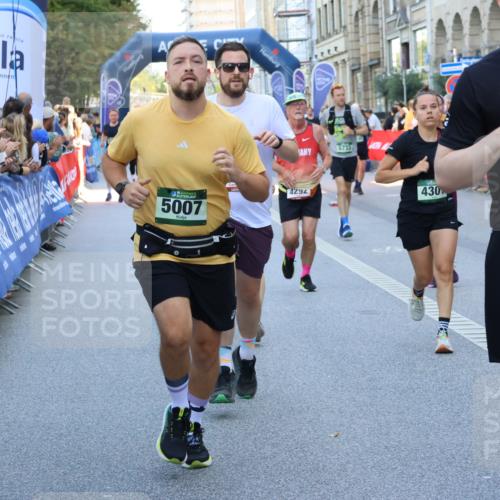 07.09.2025 - BARMER Alsterlauf Strokosch-Dieckow http://msf.ph/oto/8718989 07.09.2025 10:03:33 Ziel 2045, 2046, 2130, 2364, 2370, 2371, 2644, 2652, 3010, 3233, 3272, 3288, 3310, 3311, 3352, 3519, 3610, 3719, 3745, 3832, 3946, 4074, 4117, 4323, 4333, 4779, 4822, 4868, 4905, 5162, 5225, 5303, 5320, 5371, 5479, 5645, 5689, 5800, 5938, 6002, 6123, 6153, 6279, 8041, 8306 meine-sportfotos.de