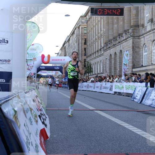 07.09.2025 - BARMER Alsterlauf Strokosch-Dieckow http://msf.ph/oto/8719031 07.09.2025 09:34:41 Ziel 14, 23, 4586, 5396, 5826 meine-sportfotos.de