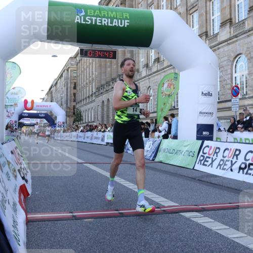 07.09.2025 - BARMER Alsterlauf Strokosch-Dieckow http://msf.ph/oto/8719035 07.09.2025 09:34:42 Ziel 14, 23, 4586, 5396, 5826 meine-sportfotos.de