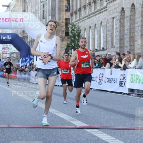 07.09.2025 - BARMER Alsterlauf Strokosch-Dieckow http://msf.ph/oto/8719056 07.09.2025 09:34:52 Ziel 3926, 4138, 4286, 5604, 5641, 8037 meine-sportfotos.de