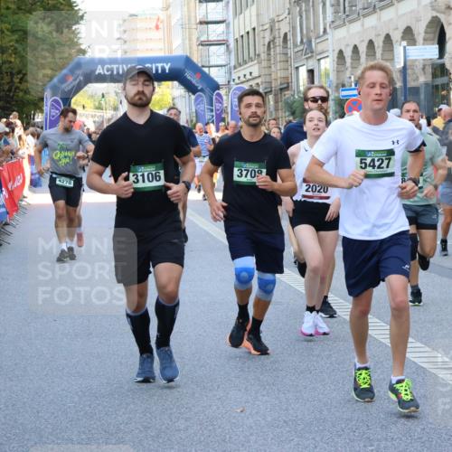 07.09.2025 - BARMER Alsterlauf Strokosch-Dieckow http://msf.ph/oto/8719077 07.09.2025 10:03:22 Ziel 2045, 2046, 2107, 2306, 2326, 2370, 2371, 2455, 2459, 2506, 3010, 3073, 3095, 3104, 3233, 3288, 3352, 3719, 3809, 3832, 3941, 3962, 3978, 4074, 4117, 4662, 4779, 4822, 4905, 5039, 5162, 5225, 5320, 5554, 5695, 5736, 5771, 5800, 6002, 6153, 6279, 6280, 8160, 8172, 8177, 8216, 8386 meine-sportfotos.de