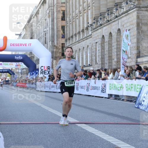 07.09.2025 - BARMER Alsterlauf Strokosch-Dieckow http://msf.ph/oto/8719078 07.09.2025 09:35:01 Ziel 4138, 4288, 8037 meine-sportfotos.de