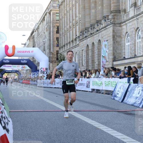 07.09.2025 - BARMER Alsterlauf Strokosch-Dieckow http://msf.ph/oto/8719079 07.09.2025 09:35:01 Ziel 4138, 4288, 8037 meine-sportfotos.de