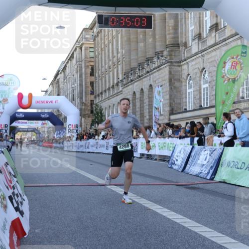 07.09.2025 - BARMER Alsterlauf Strokosch-Dieckow http://msf.ph/oto/8719080 07.09.2025 09:35:02 Ziel 4138, 4288, 8037 meine-sportfotos.de