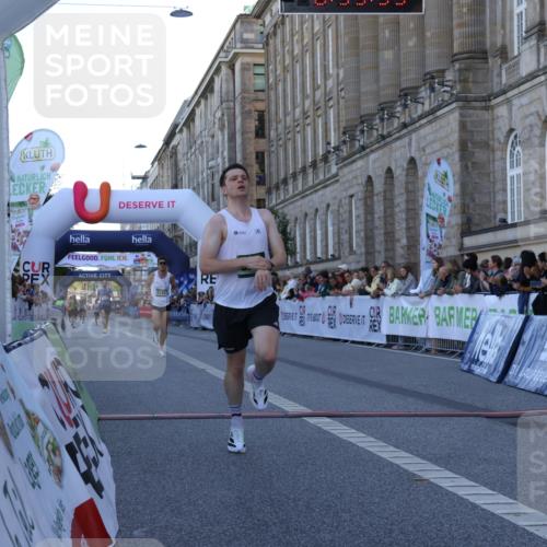 07.09.2025 - BARMER Alsterlauf Strokosch-Dieckow http://msf.ph/oto/8719154 07.09.2025 09:35:53 Ziel 4252, 5148, 5203 meine-sportfotos.de