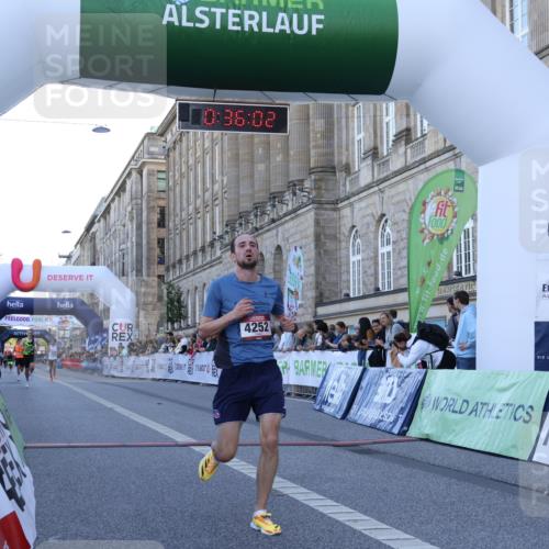 07.09.2025 - BARMER Alsterlauf Strokosch-Dieckow http://msf.ph/oto/8719169 07.09.2025 09:36:00 Ziel 3841, 4252, 5148, 5666, 6316 meine-sportfotos.de