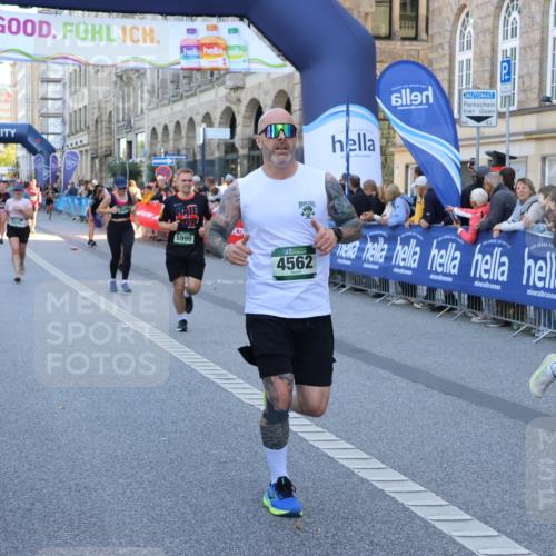 07.09.2025 - BARMER Alsterlauf Strokosch-Dieckow http://msf.ph/oto/8719181 07.09.2025 10:03:04 Ziel 2039, 2061, 2092, 2248, 2304, 2482, 2814, 2818, 2947, 3073, 3137, 3237, 3238, 3240, 3941, 3978, 4093, 4096, 4180, 4191, 4292, 4301, 4451, 4643, 4669, 4812, 4960, 4973, 5007, 5039, 5483, 5485, 5531, 5554, 5733, 5736, 5856, 6041, 6280, 8216, 8386 meine-sportfotos.de